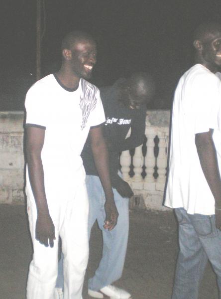 VIEUX A GAUCHE OUSMANE AU MILIEU POTIO A DROITE